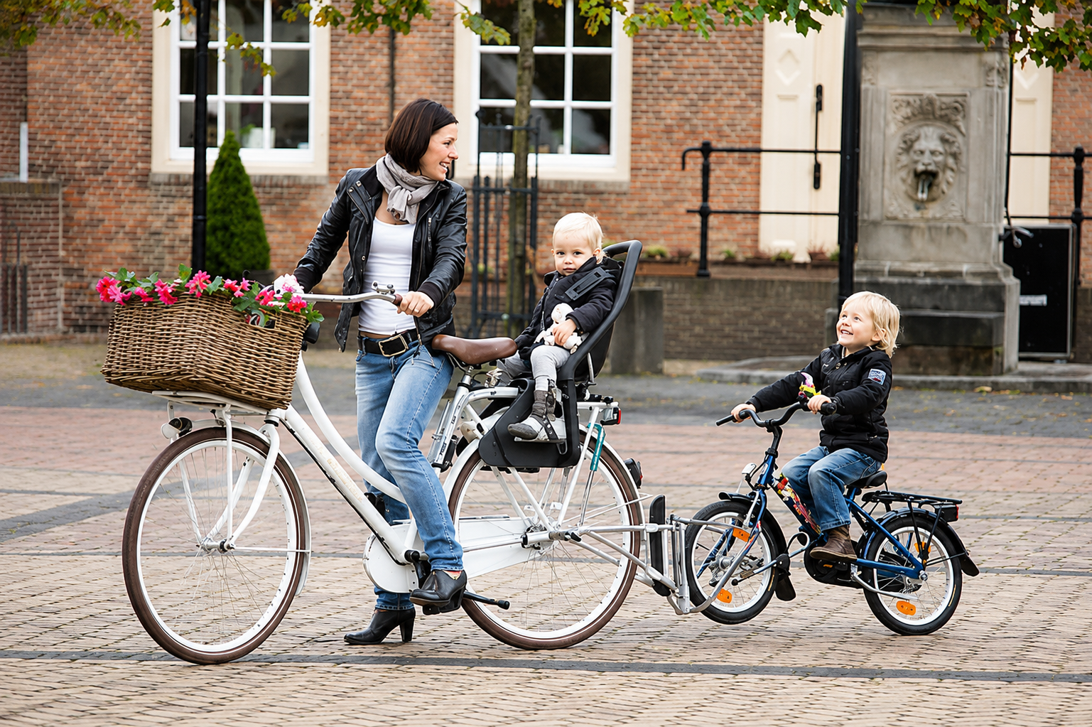 Le dispositif Follow Me n'empêche pas l'installation d'un siège enfant derrière le vélo adulte