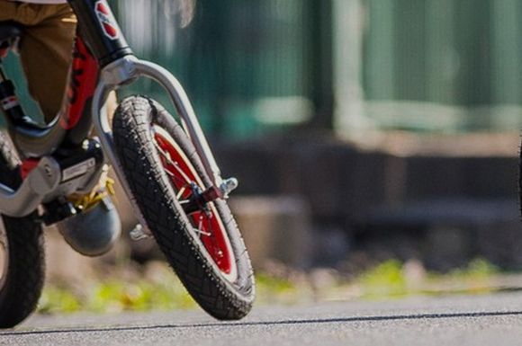 Passer de la draisienne au velo a roulettes