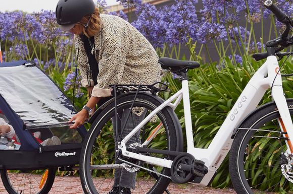 Comment attacher une remorque vélo ?