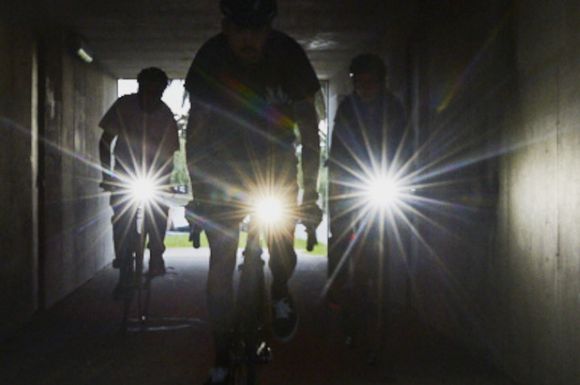 Comment choisir un éclairage vélo adapté à sa pratique ?