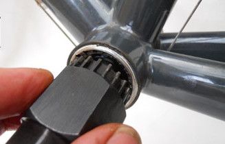 Sortir son boitier de pédalier du cadre