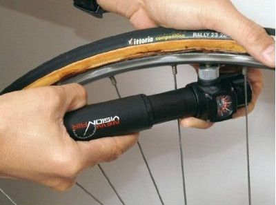 Comment verifier la pression des pneus velo