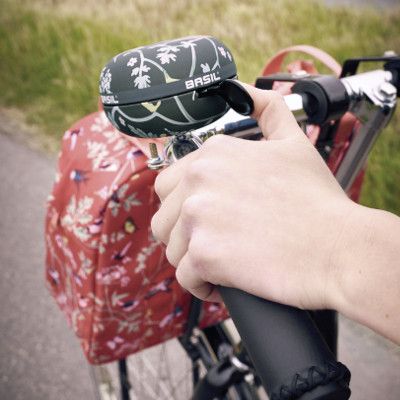 sonnette de velo classique sur guidon