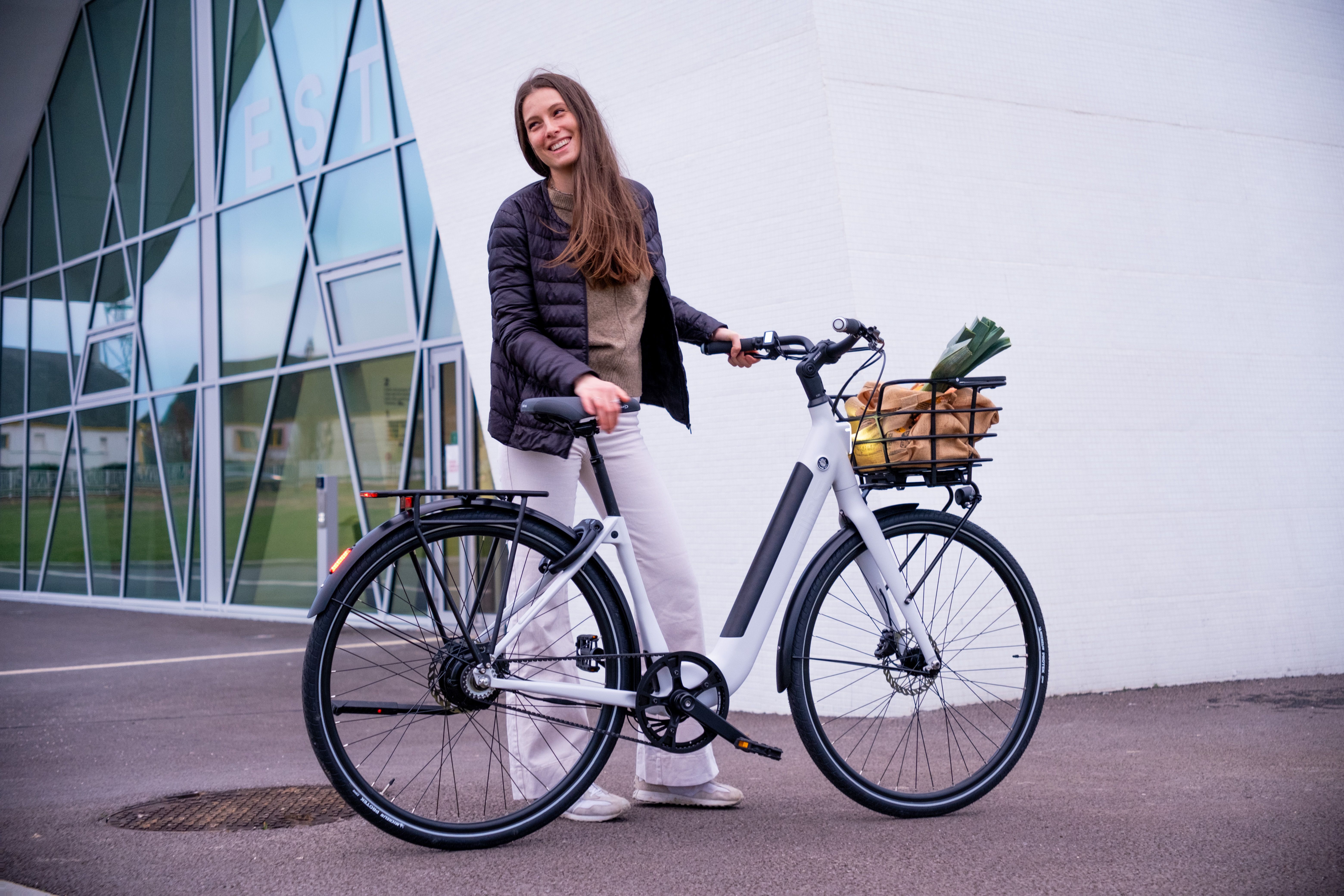 Plus légers, les vélos électriques Ellipse sont plus faciles à manier, à garer et à transporter.