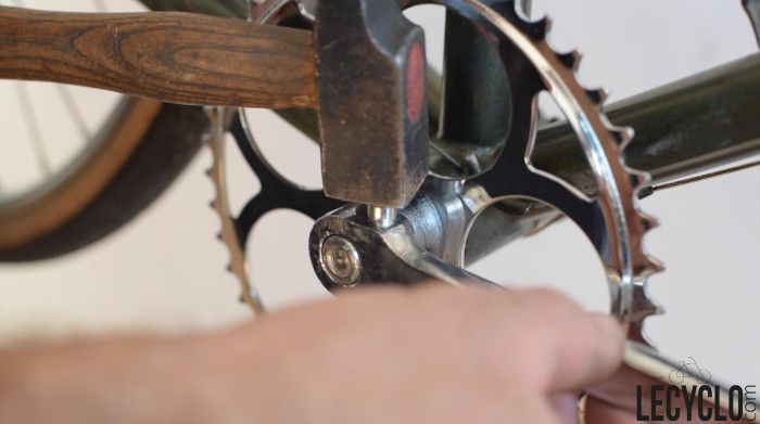 serrer manivelle sur pedalier velo a clavette