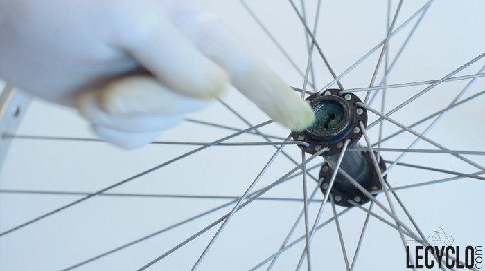 graisser interieur moyeu velo