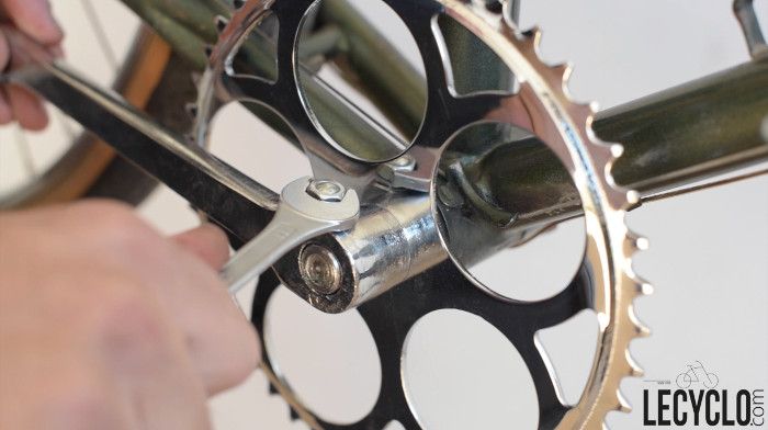 montage du pedalier a clavettes sur velo