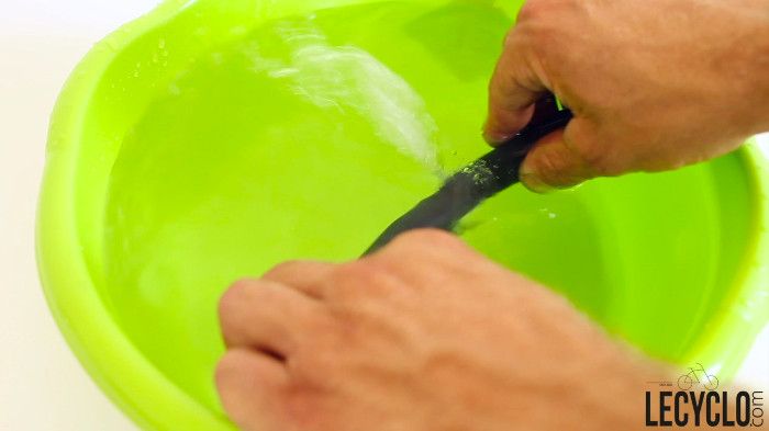 5 - Plonger la chambre dans l'eau