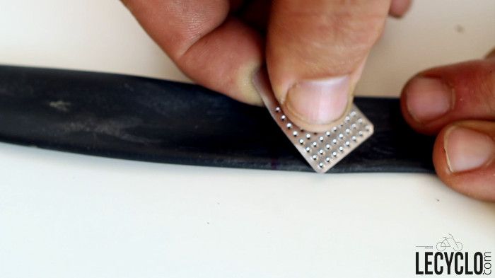 10 - Gratter la chambre au niveau du trou