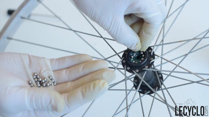 entretien moyeu : remonter billes roulement velo