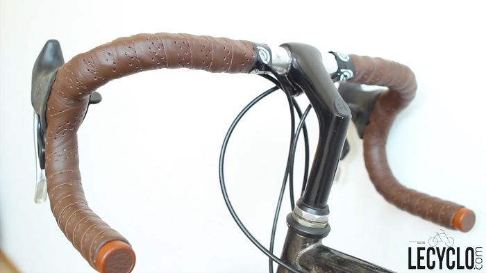 cintre velo avec guidoline marron