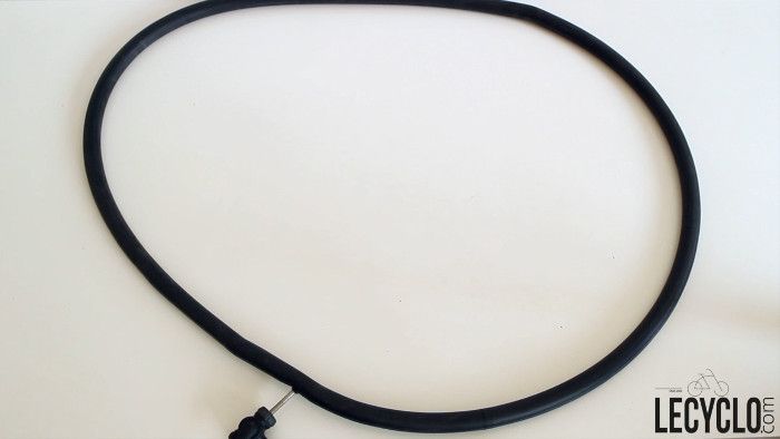 4 - Gonfler la chambre pour chercher le trou