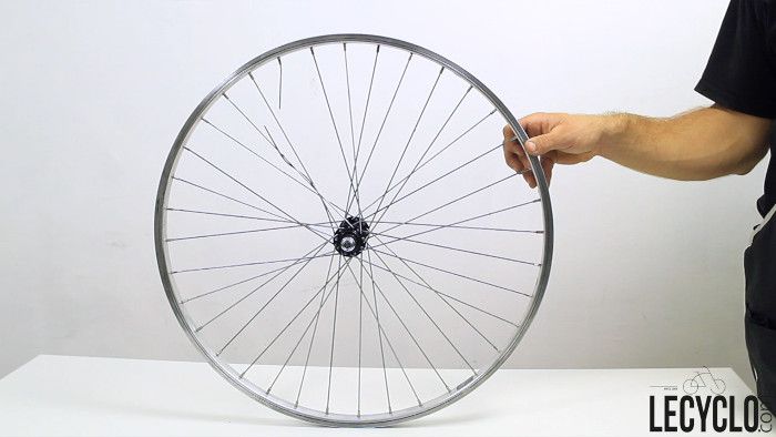 Roue De Vélo Et Des Rayons.