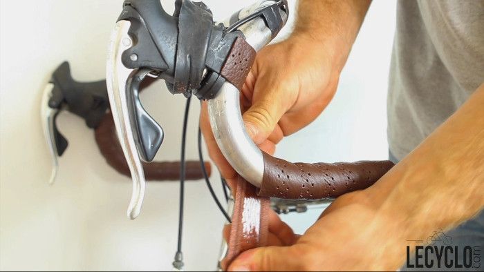 installer ruban de cintre sur les deux cotes du guidon