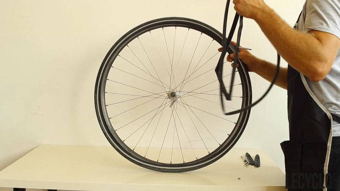 Comment changer un pneu vélo tubetype et sa chambre à air