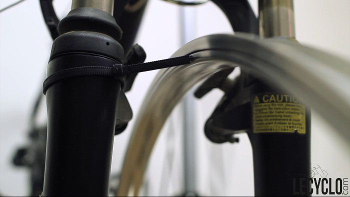 devoiler une roue avec des colliers de serrage