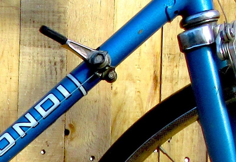 Levier de dérailleur non indexé sur cadre