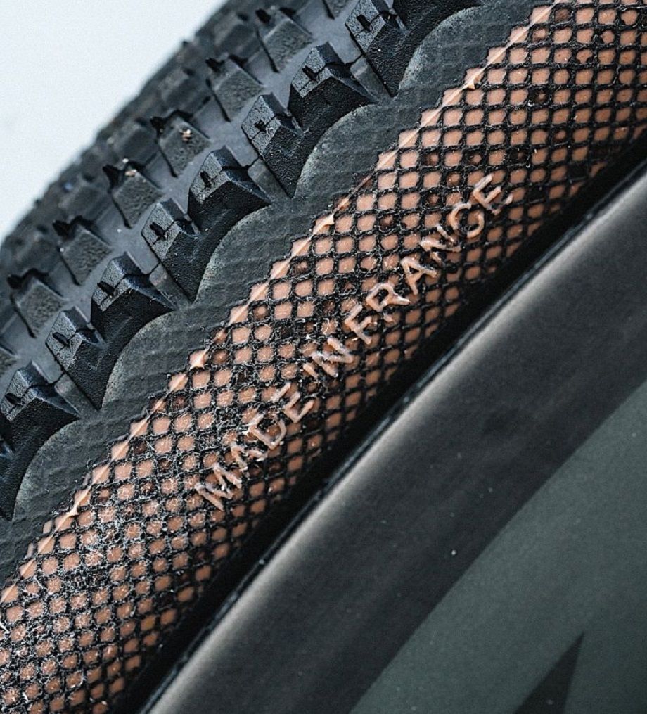 pneu gravel hutchinson flan made in france